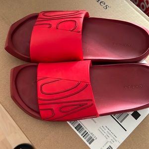 Womens Nike womens slide size 9